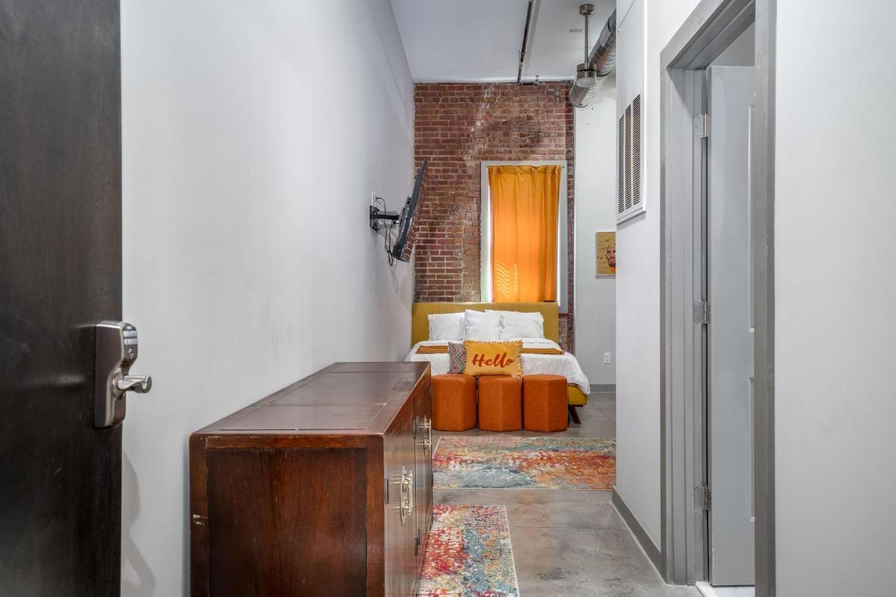 Апартаменты The Davis Lofts At Main Street - Unit 1E Роки-Маунт Экстерьер фото